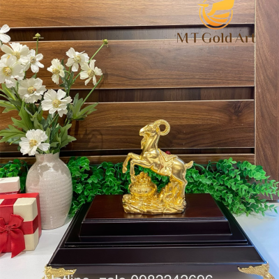 Tượng Dê phong Thủy dát vàng (17x20x24cm)