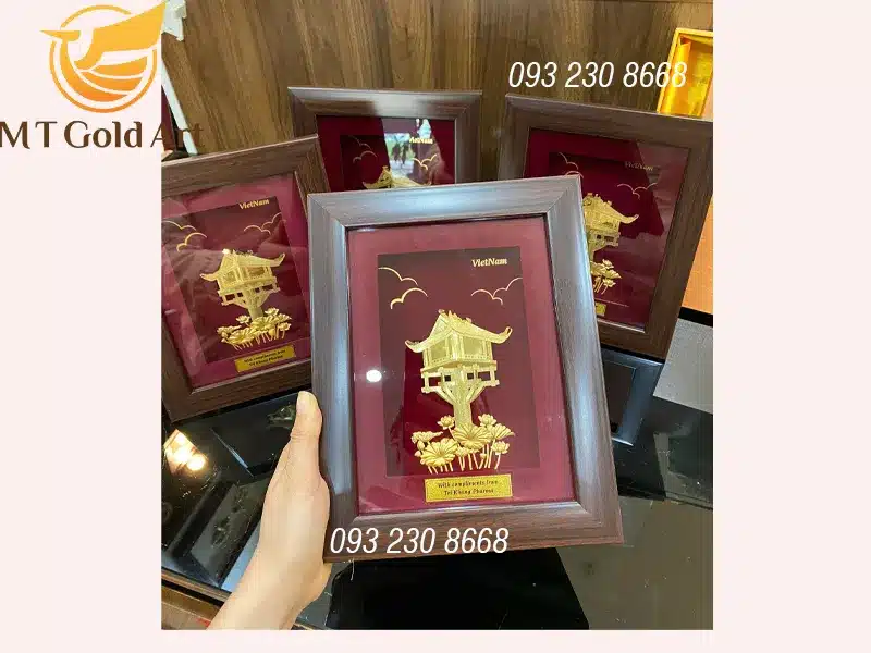tranh chua 1 cot qua tang doi tac nuoc ngoai