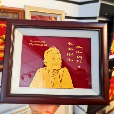 tranh chân dung qua mung tho ba noi